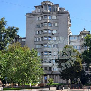 Івана Мазепи вул. (Січневого Повстання), 3