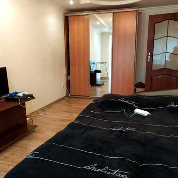 Квартир.в гарному стані, поруч Прикарпат.