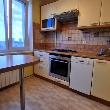 Академіка Булаховського вул., 30-Б