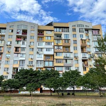 Продам 2 комнатную в 9-ти этажке проспект Мира. АГВ