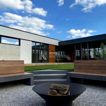 Центральна вул.