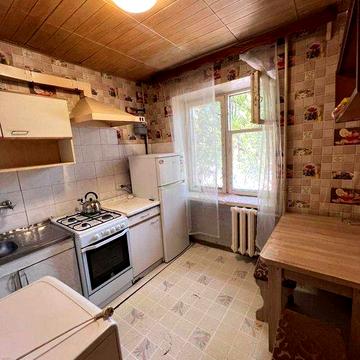 Продам 1-кімнатну квартиру на Черемушках!