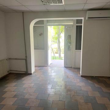 Князя Володимира Великого просп., 70