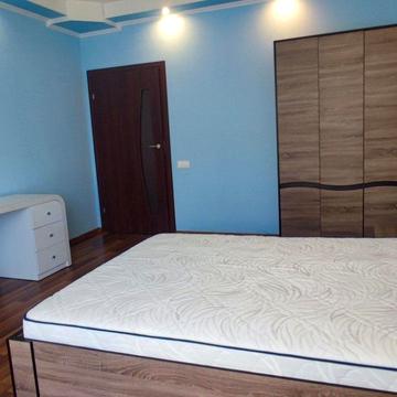 Незалежності вул., 146