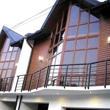 Гулака-Артемовського вул., 1