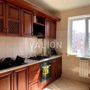 Продаж 3 кімн. по вул Бережанська 12, метро Мінська, Мінський массив.