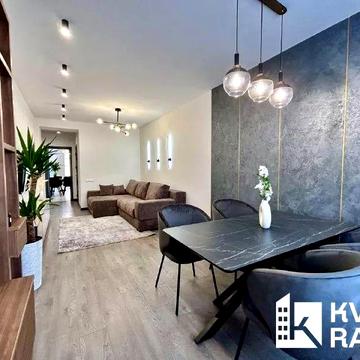 Укомплектована 2 кім квартира у центрі
