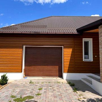 Будинок з басейном великою ділянкою та садом ТОРГ