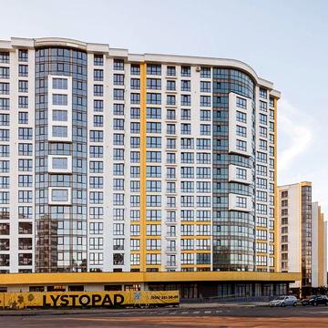 Продаєтся видова 2-кімнатна квартира в центрі