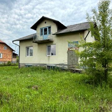 Продається цегляний будинок  у с. Баня-Лисовицька  по вул. Курортна