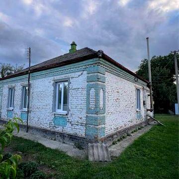 Продам будинок в центрі міста