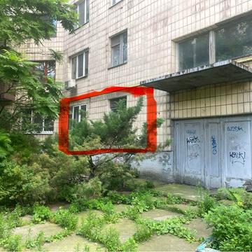 Продаж 4-х кімнатної квартири під бізнес