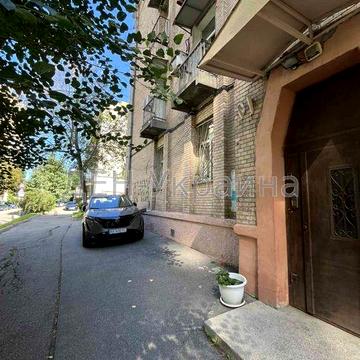 Продаж 3-к квартири з євроремонтом, в тихому Центрі, вул. Тютюника 13.