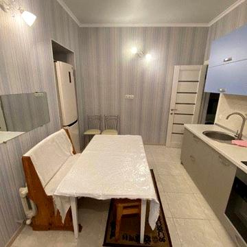 Продаж 2 х кімнатної кварири у елітному районі )