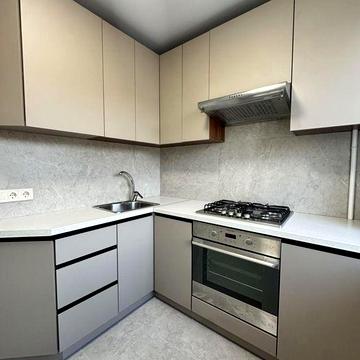 Продам 3кім.кв. ЦЕНТР. Індив.опалення.Коновальця