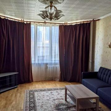 Миколи Бажана просп., 12