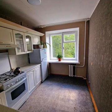 Продам 1 комнатную квартиру на Гагарина.  Телевизионная.