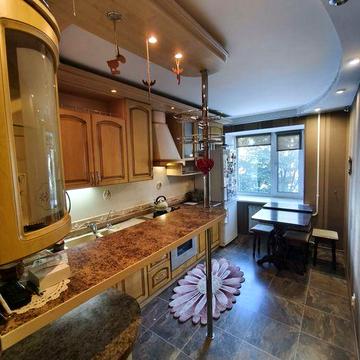 3х кімн. квартира, Центр, 67м.кв., ремонт, меблі