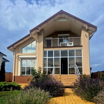 Продаж 2-поверхового  будинку з меблями та технікою