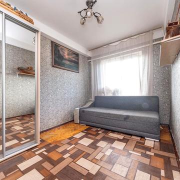 Васильківська вул., 47к1