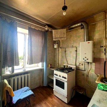 Продам 2 кімнатну квартиру Червона