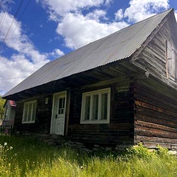 Продається старий будинок з ділянкою у горах Карпати