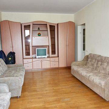 Драгоманова вул., 42