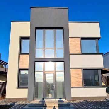 Продам дом 145 кв.м.+ тераса. Парковка на 2 авто 6 соток.