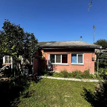 Продаж будинку біля Києва — центр Ходосівки, 14 соток землі