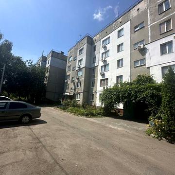 Продаж 2к Квартира Володимира Момота (Горького) вулиця