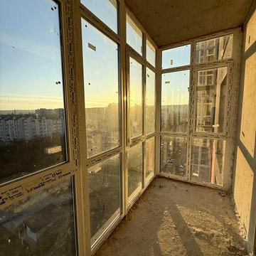 Продаж простора 1 кім квартира + кладова на поверсі у новобудові