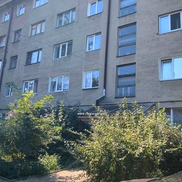 Карпатська вул., 2
