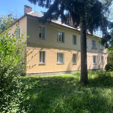 Продам 2 кімнатну квартиру в центрі