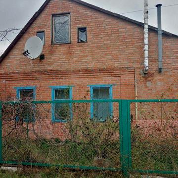 Продам будинок в м Карлівка недалеко від центра