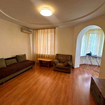 Продам 2к квартиру з еркером Центр пр. Д. Яворницького Торг