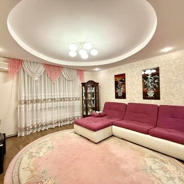 Академіка Корольова вул., 31