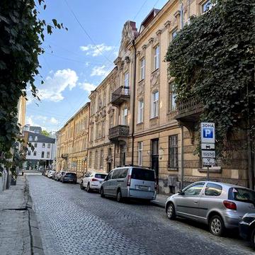 Продаж 3 кім. квартири в центрі Львова