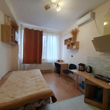 Миколи Боровського вул., 37