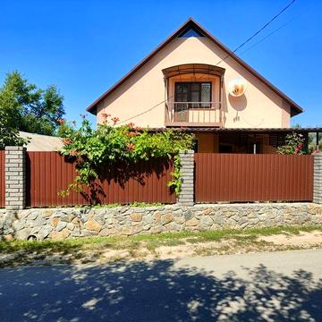 Продається двоповерховий будинок у місті васильків