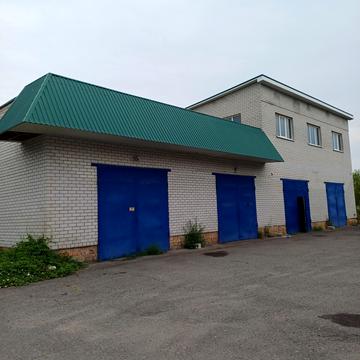 За містом, 1