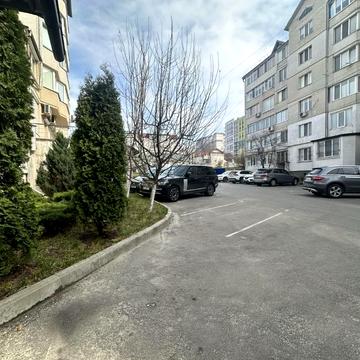 Степана Бандери вул., 9/2