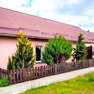 Продається будинок зі стайнею на 9 коней і територією 80 соток