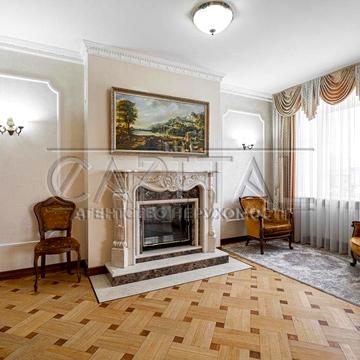 Продам квартиру на Подоле/Волоська 51/27 кирпичный дом /5 комнат/метро