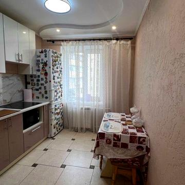 Продаж 1-кімнатної з ремонтом та меблями вул.Загорівська 8-10 (67000$)