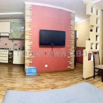 Однокімнатна квартира-студія на пр. Берестейському, 1. Центр