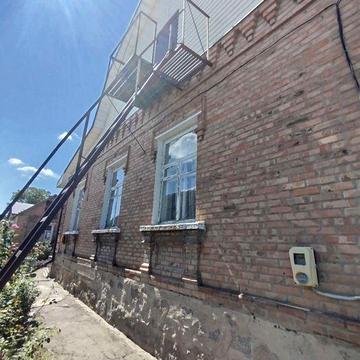 Продаж пів будинка в районі ЗОШ 33.