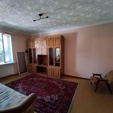 Продам 2 к. квартиру  з АО газ. на Горплощадці біля палацу Нова сцен