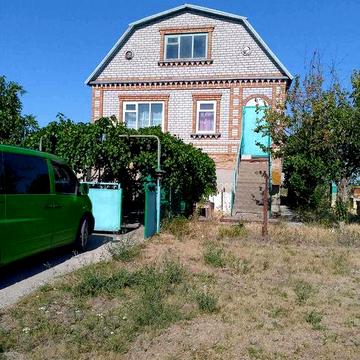 Продам 3х поверховий будинок
