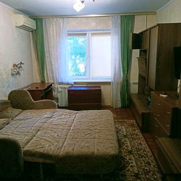 Харьковский, Позняки, Драгоманова 3Б