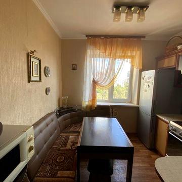 Продам 3-кімн. 10 мікрорайон.